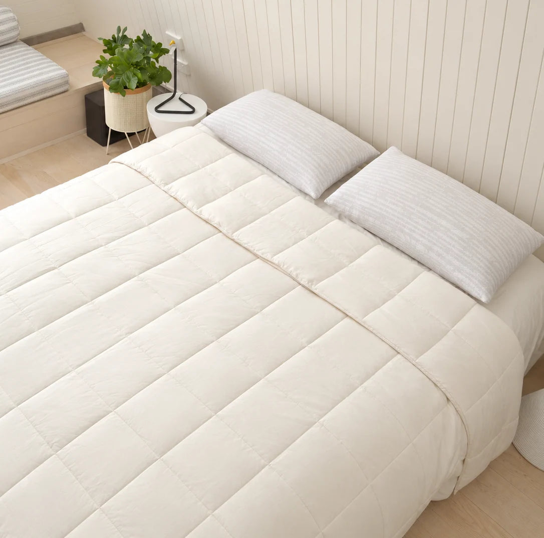 OAK SLEEP Dual-Zone Eucalyptus Quilt 4-in-1 | One side Warm. One side Cool.